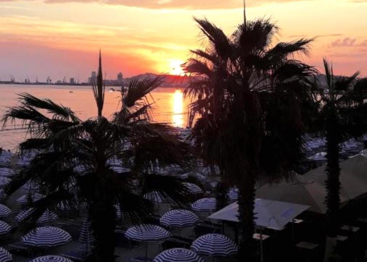 Durres Strand Direkt Am Meer Exterior photo