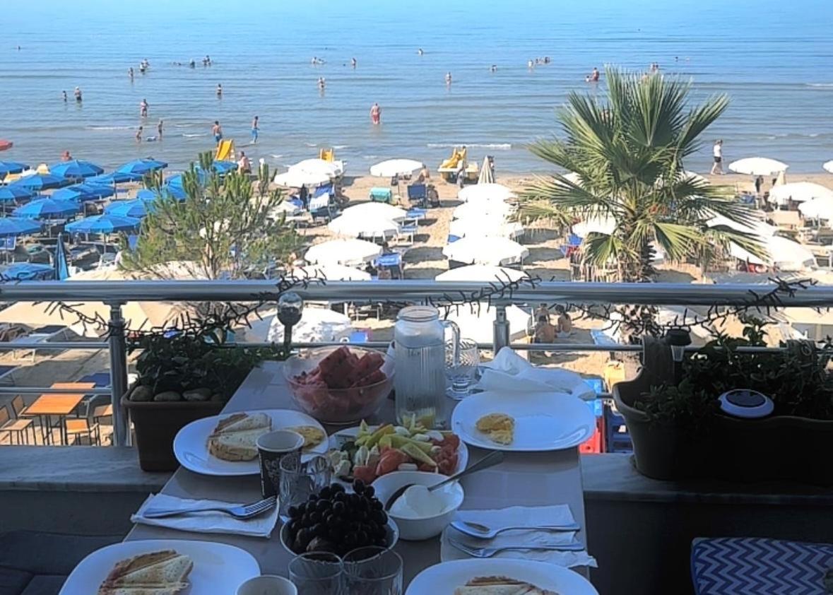 Durres Strand Direkt Am Meer Exterior photo